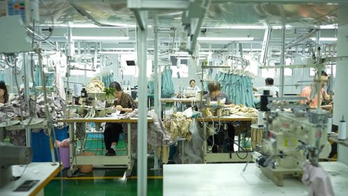 京東服飾美妝攜多家產(chǎn)業(yè)帶品牌開(kāi)啟百大工廠溯源 助推商家實(shí)現(xiàn)快速增長(zhǎng)